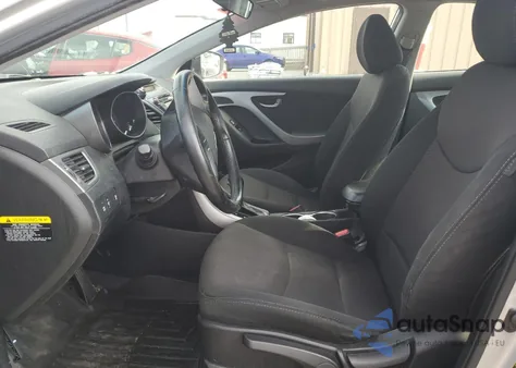 2016 Hyundai Elantra Se z USA, uszkodzony, nr VIN 5NPDH4AE3GH794761